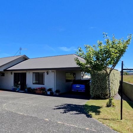 Almost Country Lac Lac Taupo Extérieur photo